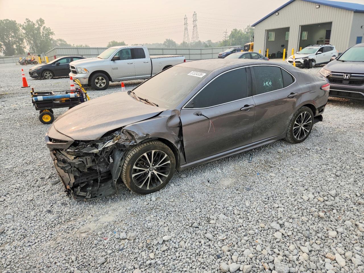 2019 TOYOTA CAMRY SE