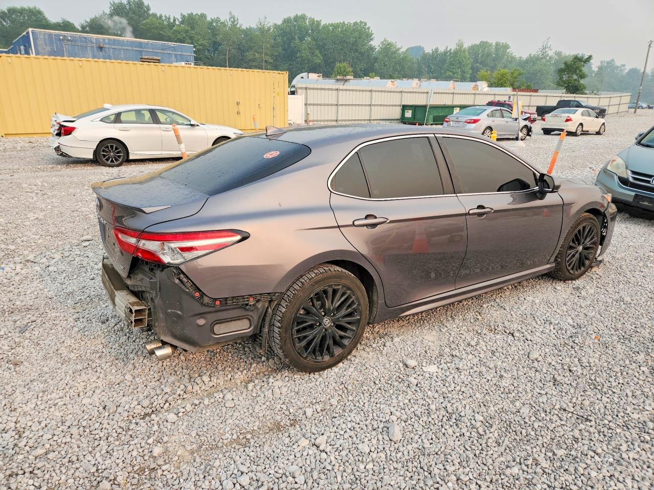 2019 TOYOTA CAMRY SE — снимка 3