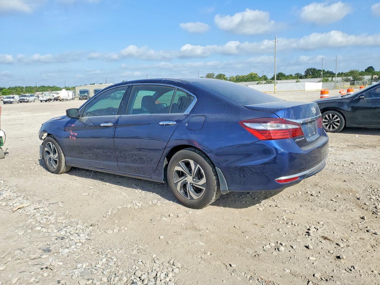 2017 HONDA ACCORD LX — снимка 2