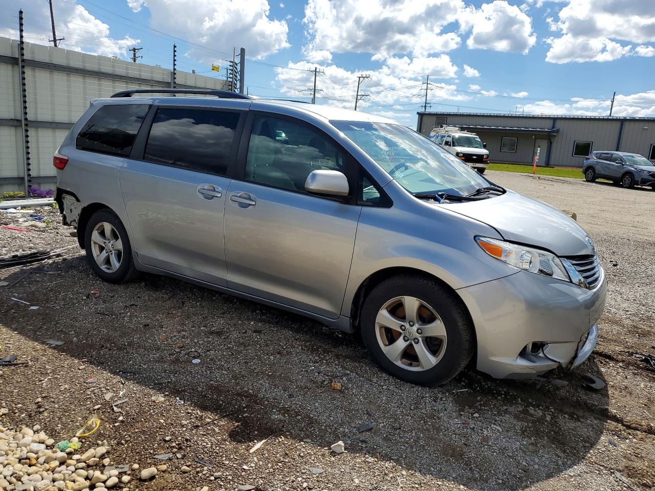 2016 TOYOTA SIENNA LE — снимка 4
