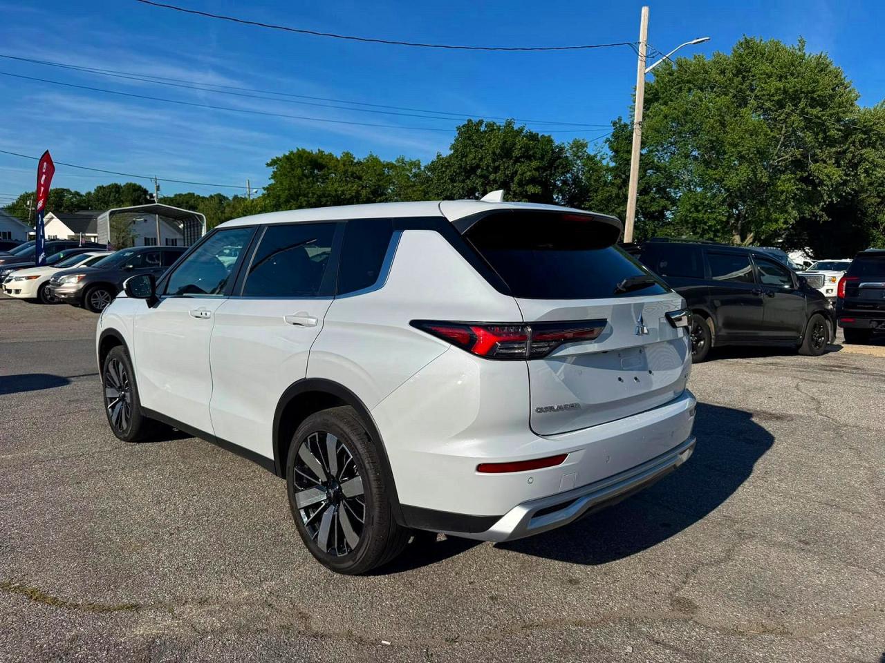 2025 MITSUBISHI OUTLANDER SE/DIAMOND TRAIL EDITION — снимка 3