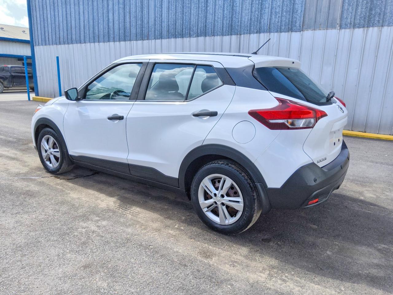 2020 NISSAN KICKS S — снимка 2