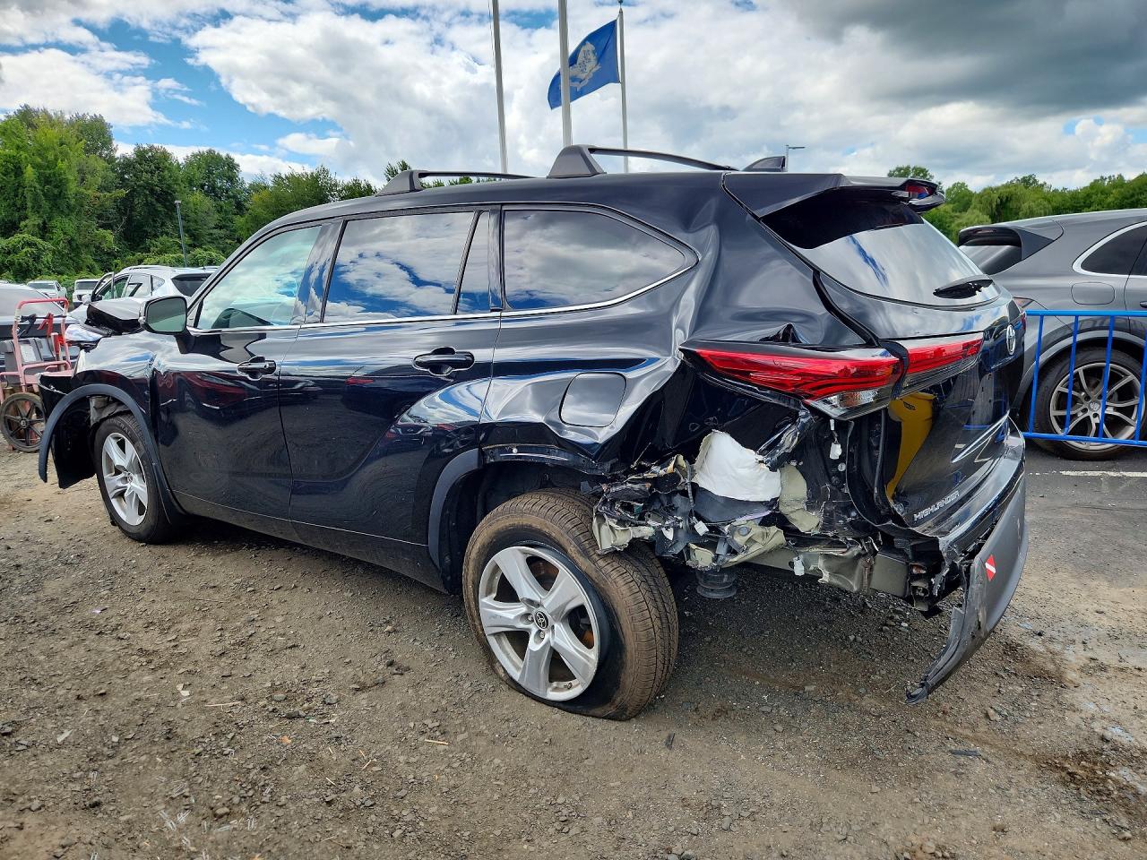 2021 TOYOTA HIGHLANDER LE — снимка 2