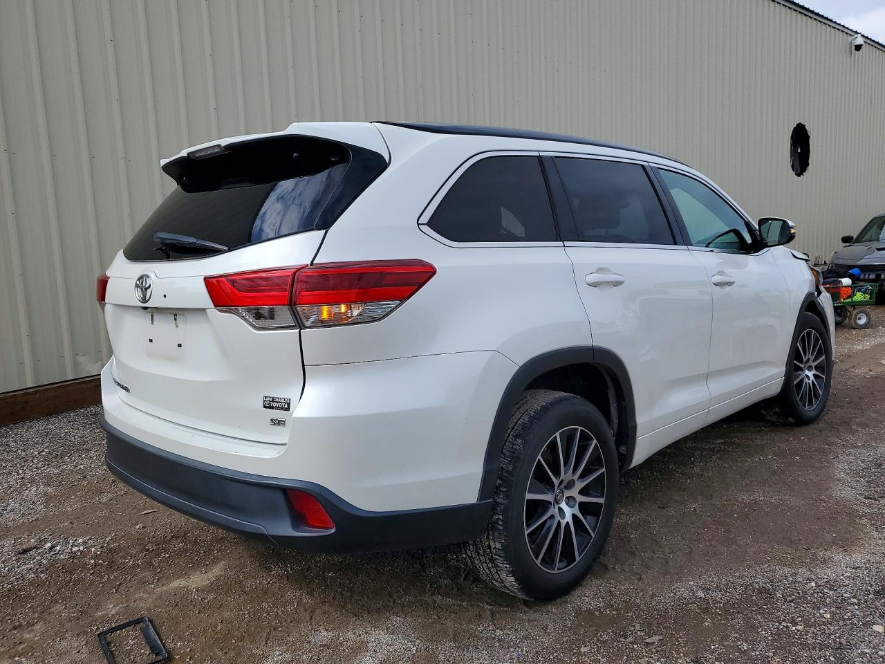 2018 TOYOTA HIGHLANDER LE — снимка 3
