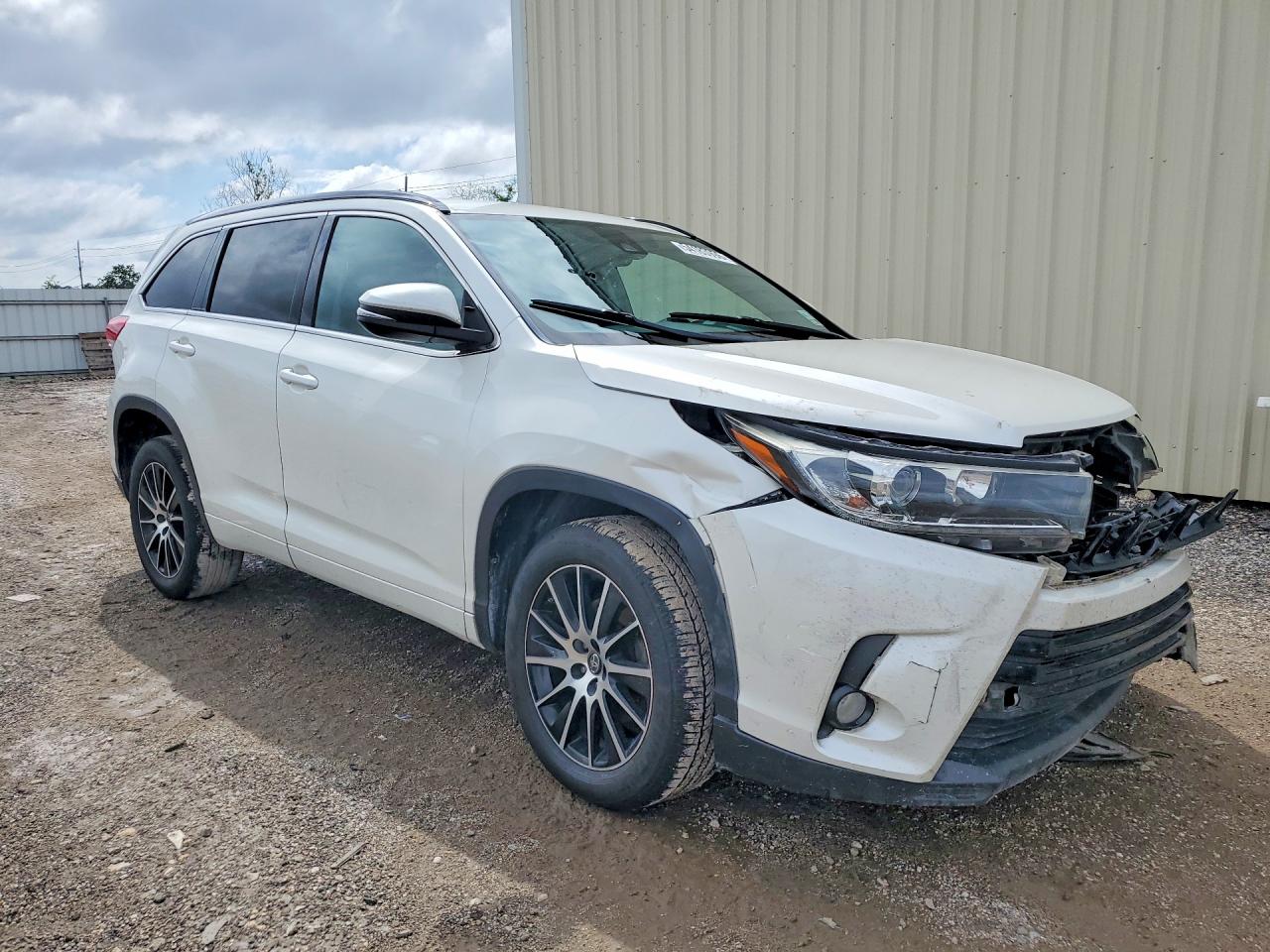 2018 TOYOTA HIGHLANDER LE — снимка 4