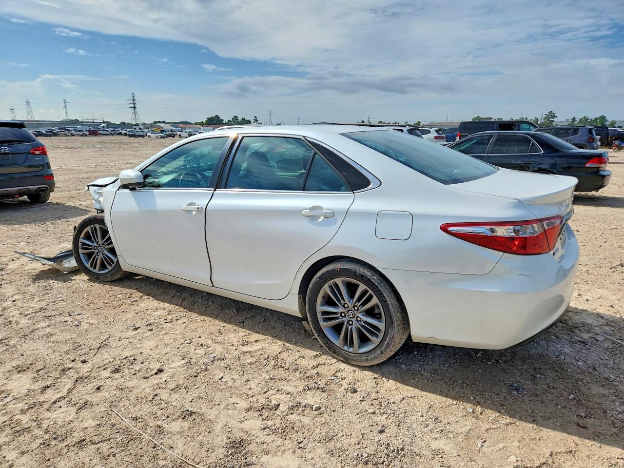 2017 TOYOTA CAMRY SE — снимка 2