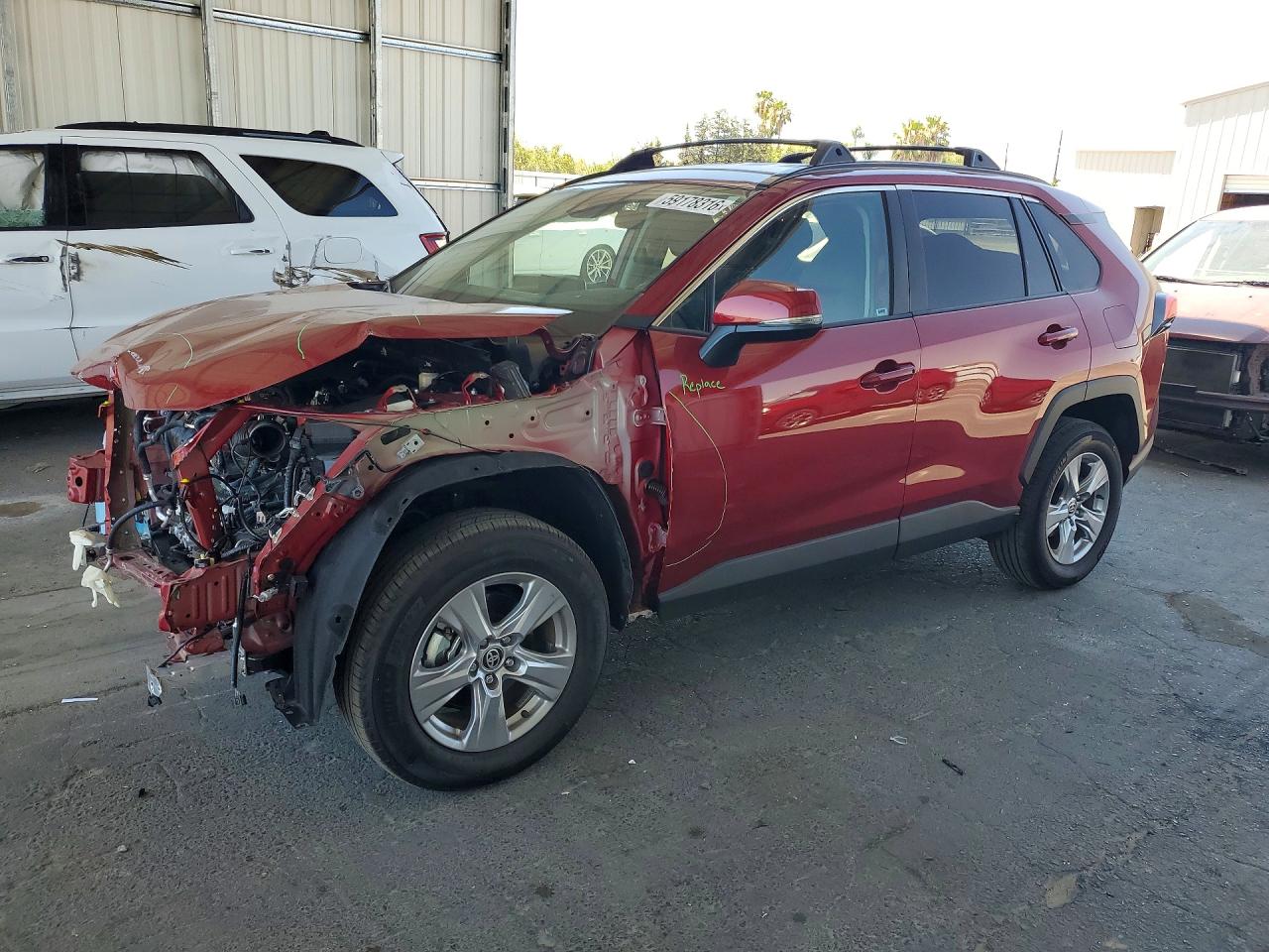 2025 TOYOTA RAV4 XLE