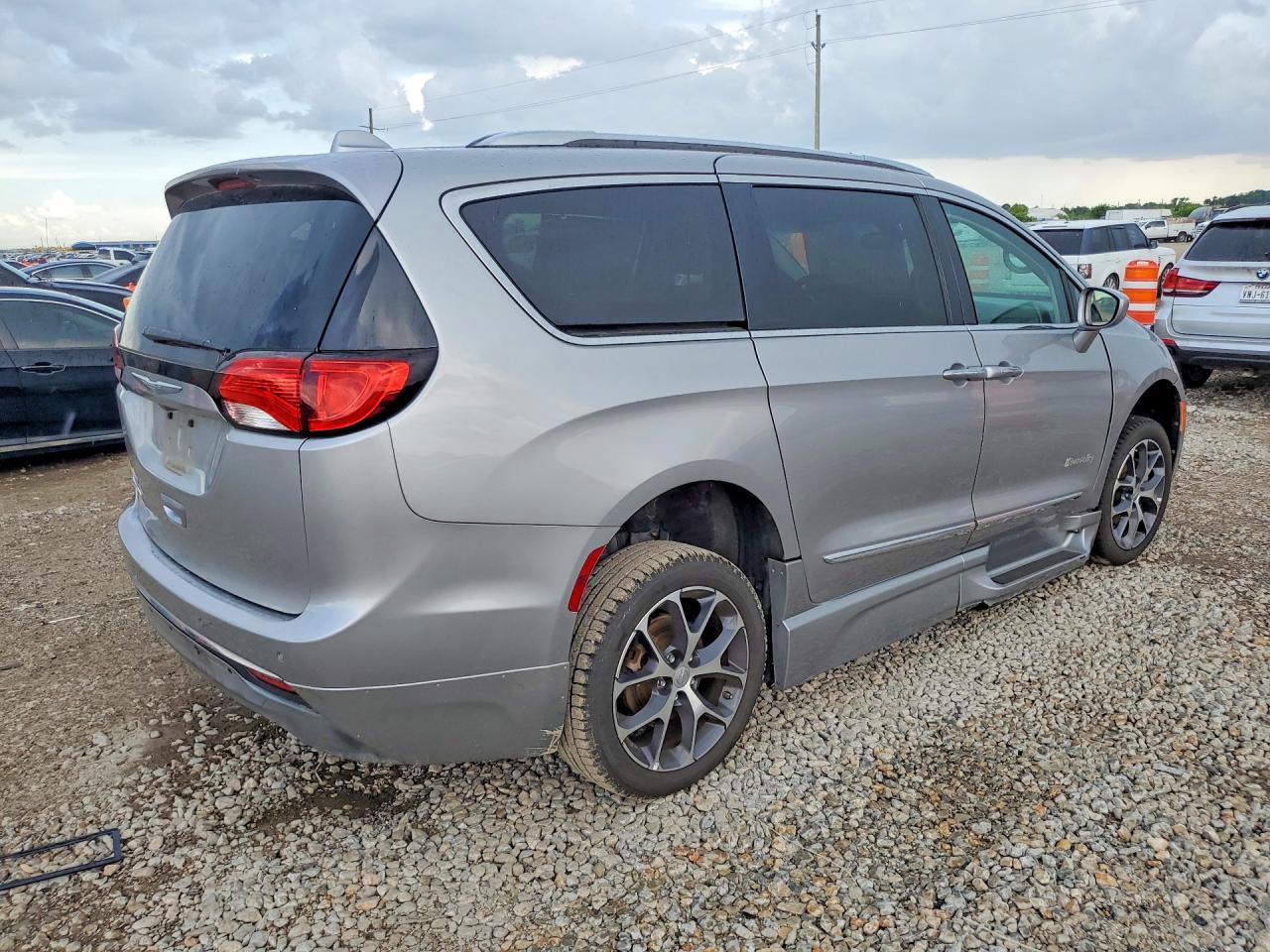 2017 CHRYSLER PACIFICA TOURING L PLUS — снимка 3