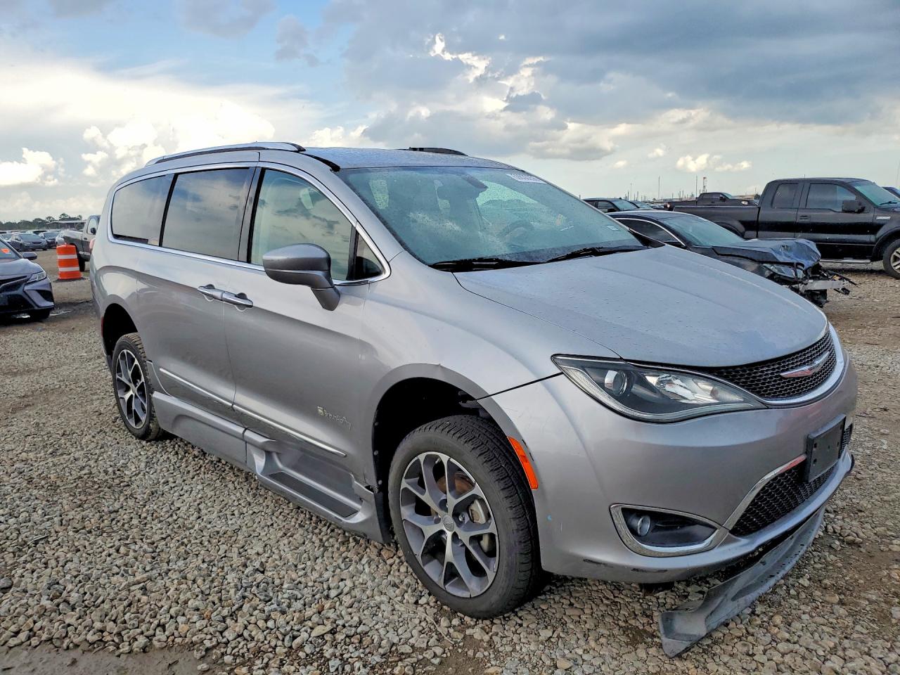 2017 CHRYSLER PACIFICA TOURING L PLUS — снимка 4