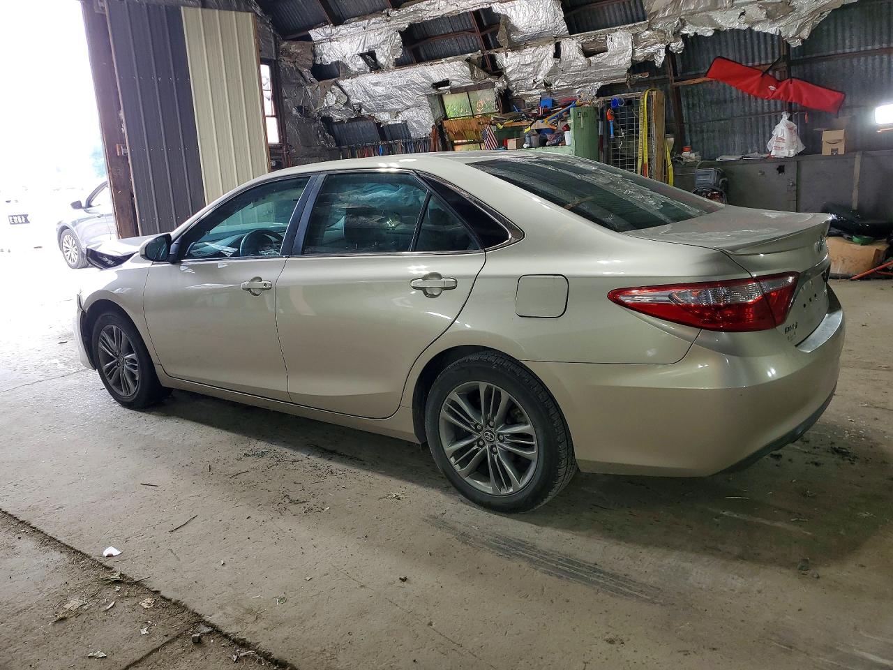 2017 TOYOTA CAMRY SE — снимка 2