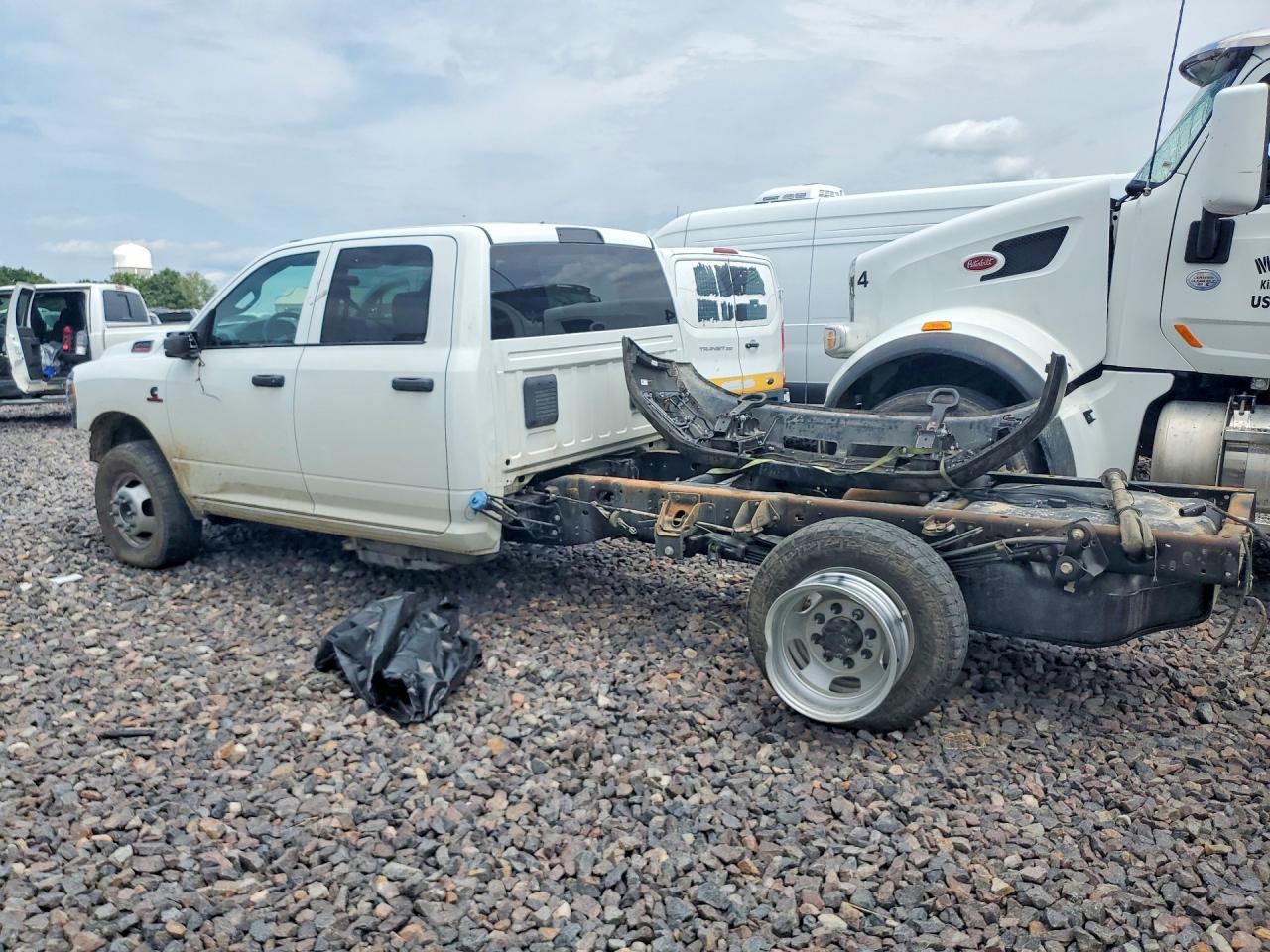 2024 RAM 3500 — снимка 2