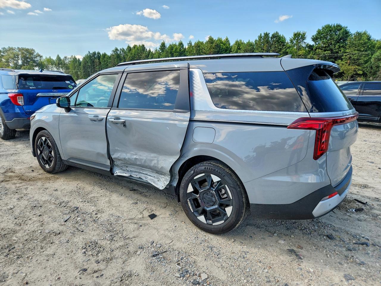 2025 KIA CARNIVAL EX — снимка 2