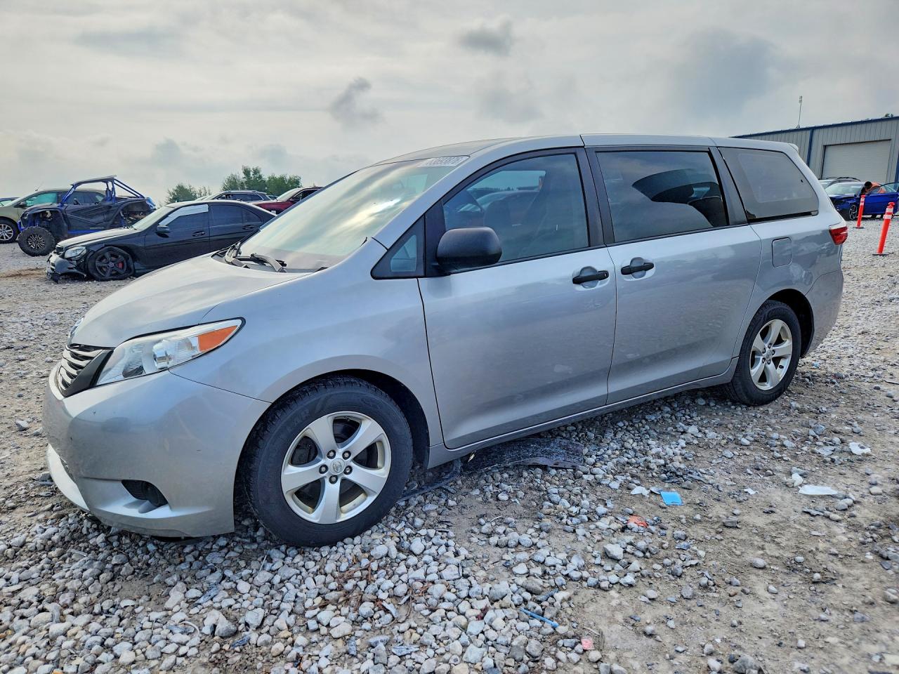 2015 TOYOTA SIENNA L 7-PASSENGER