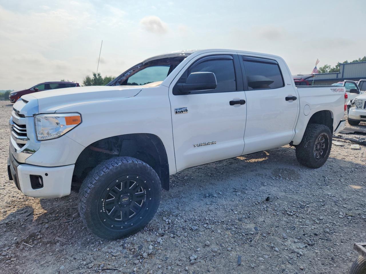 2017 TOYOTA TUNDRA SR5