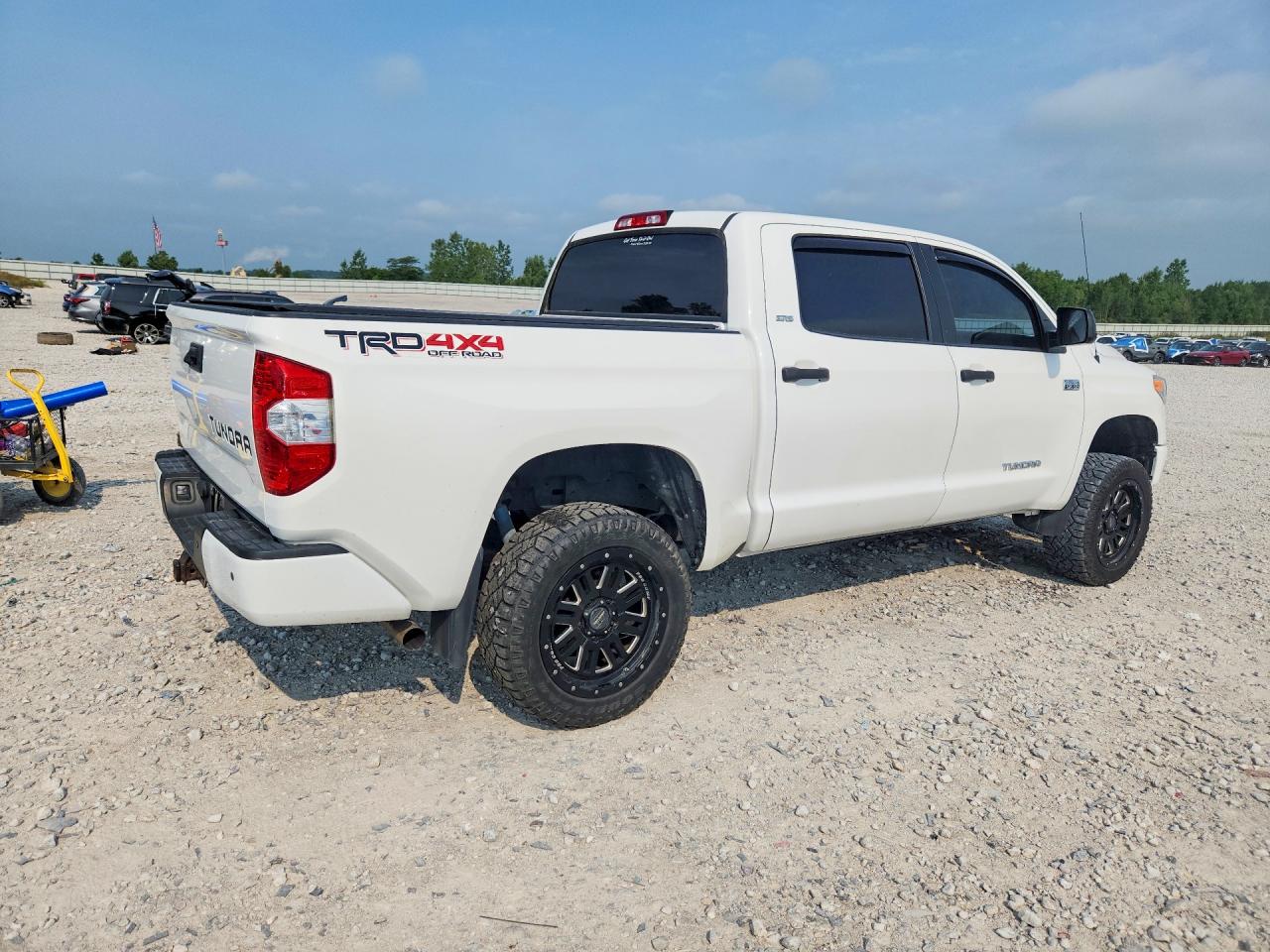 2017 TOYOTA TUNDRA SR5 — снимка 3