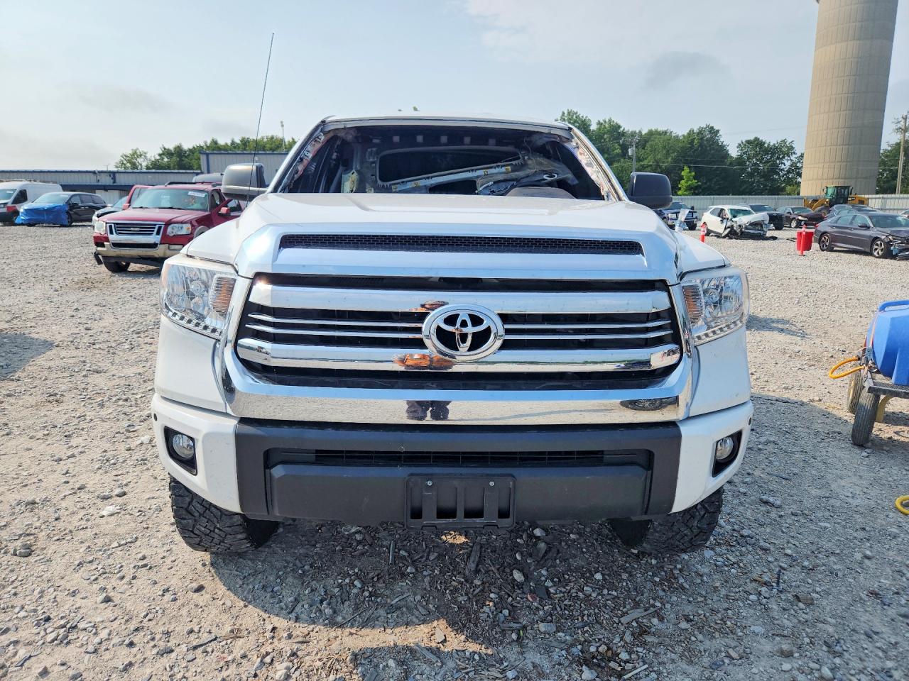 2017 TOYOTA TUNDRA SR5 — снимка 5