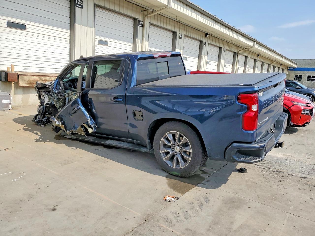 2021 CHEVROLET SILVERADO K1500 RST — снимка 2