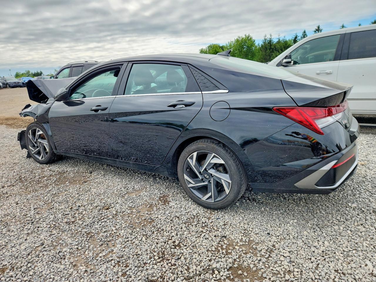 2024 HYUNDAI ELANTRA LUXURY — снимка 2