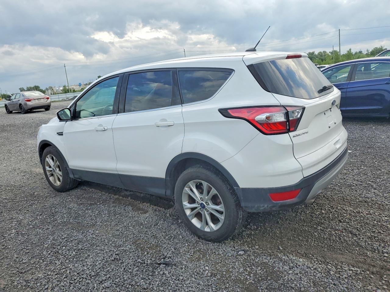 2017 FORD ESCAPE SE — снимка 2