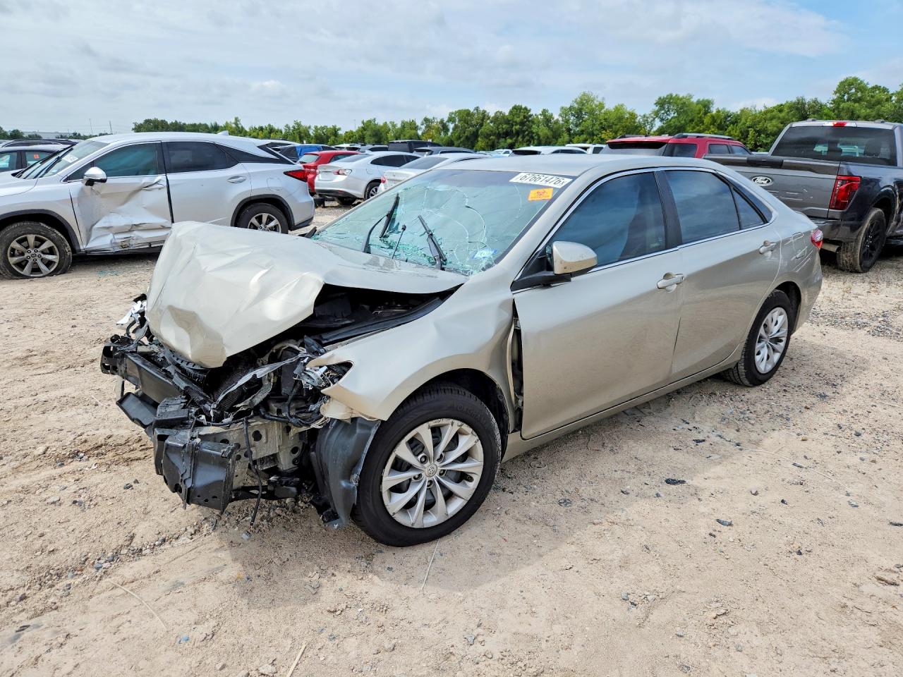 2016 TOYOTA CAMRY LE