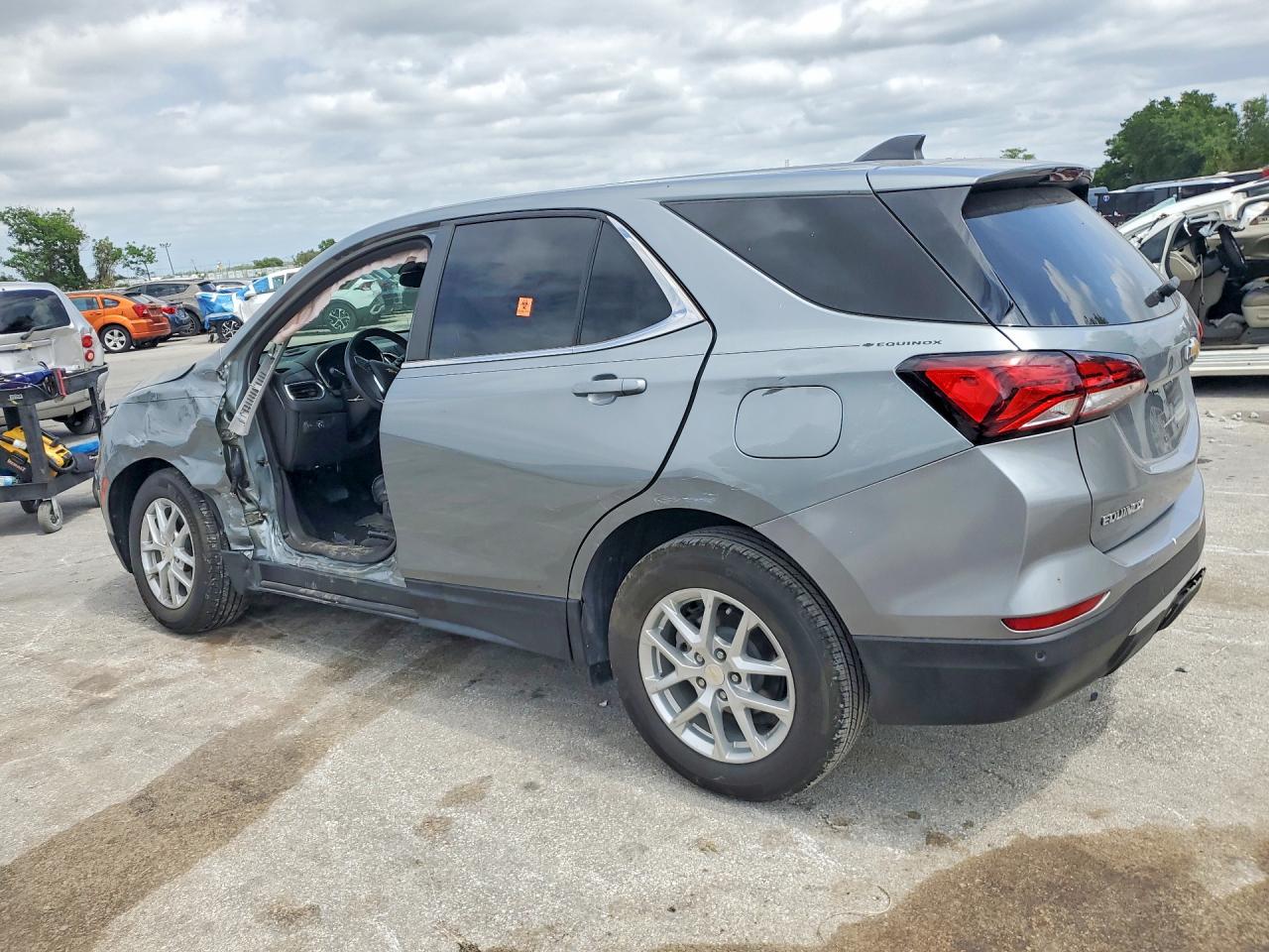 2024 CHEVROLET EQUINOX LT — снимка 2