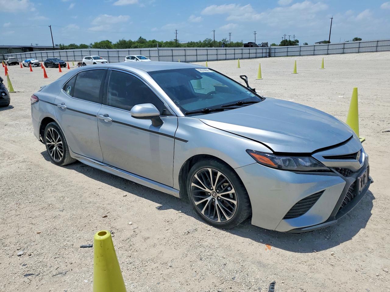 2020 TOYOTA CAMRY SE — снимка 4