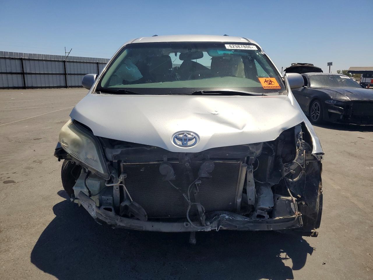 2015 TOYOTA SIENNA LE — снимка 5