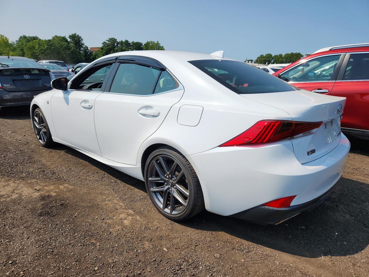 2018 LEXUS IS 300 — снимка 2