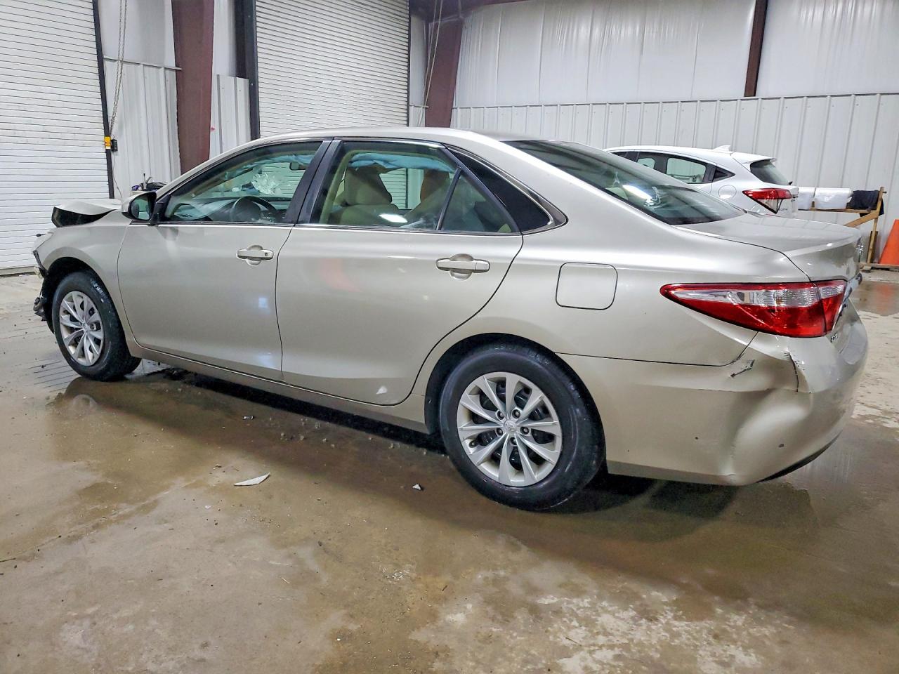 2017 TOYOTA CAMRY LE — снимка 2