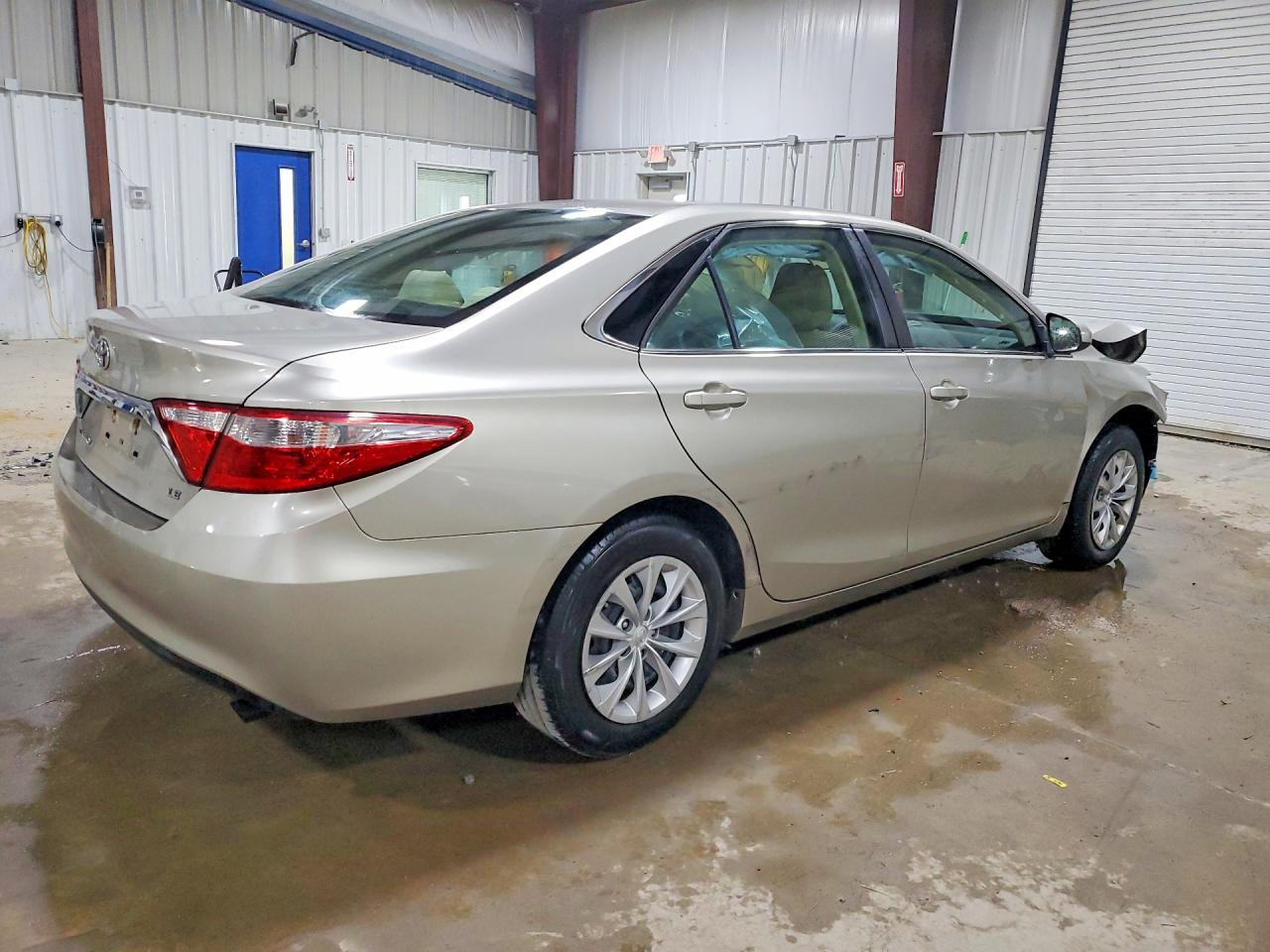 2017 TOYOTA CAMRY LE — снимка 3