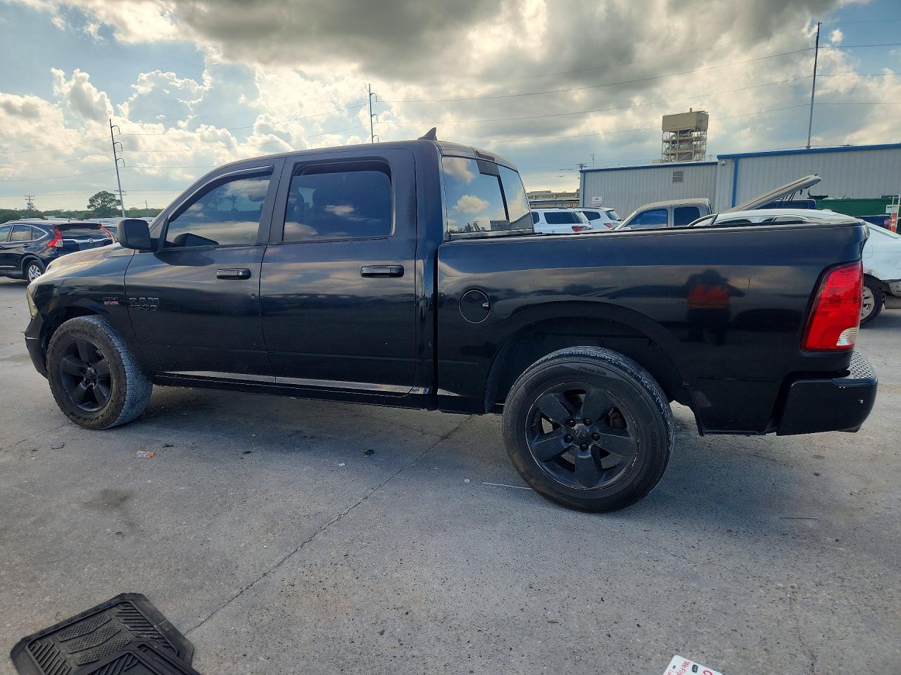 2018 RAM 1500 SLT — снимка 2