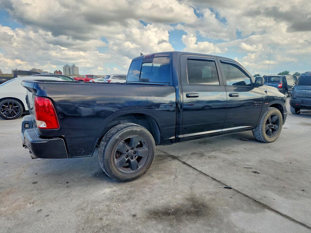 2018 RAM 1500 SLT — снимка 3