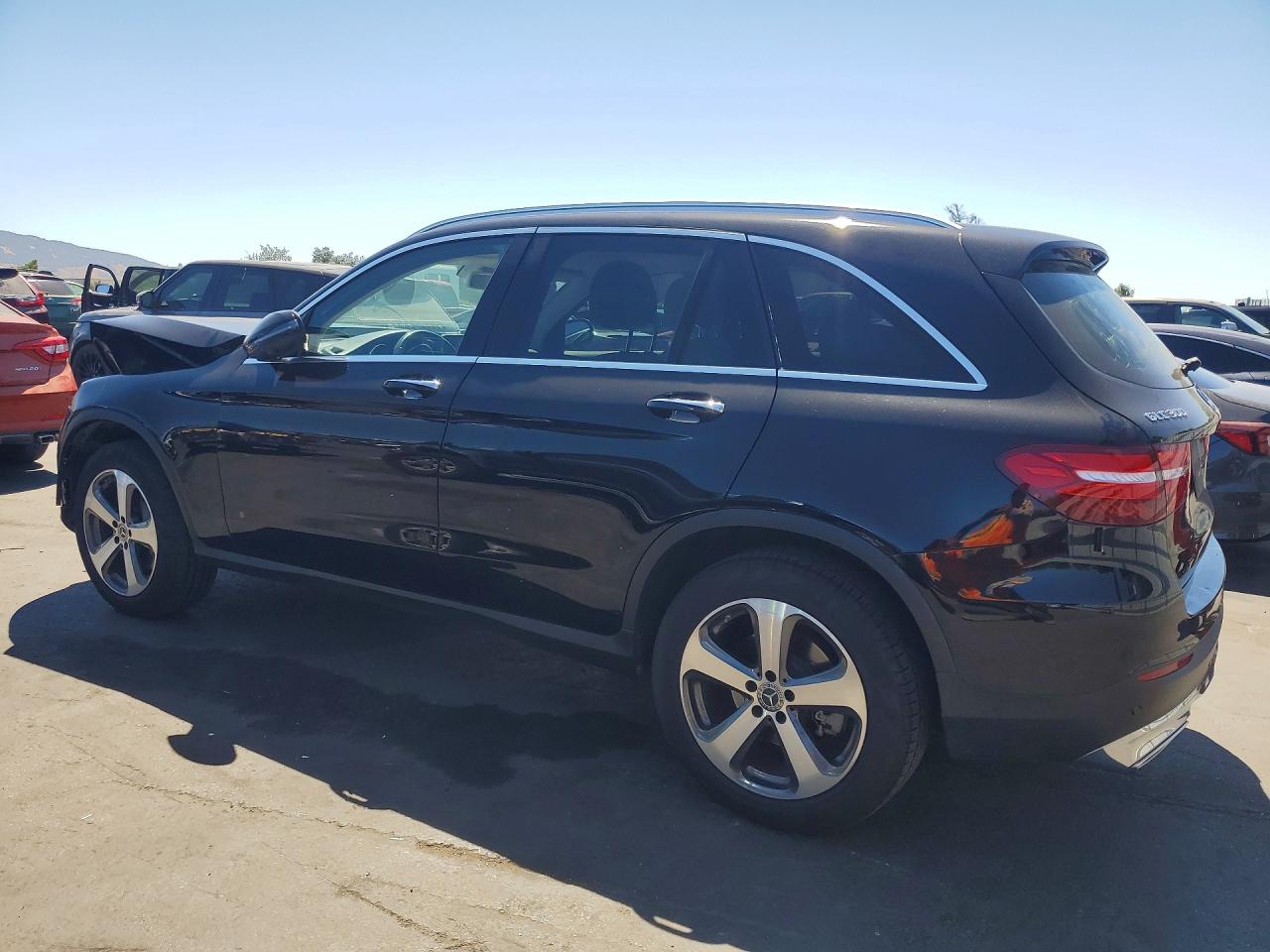 2019 MERCEDES-BENZ GLC 300 4MATIC — снимка 2