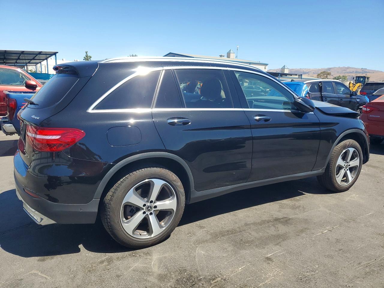 2019 MERCEDES-BENZ GLC 300 4MATIC — снимка 3