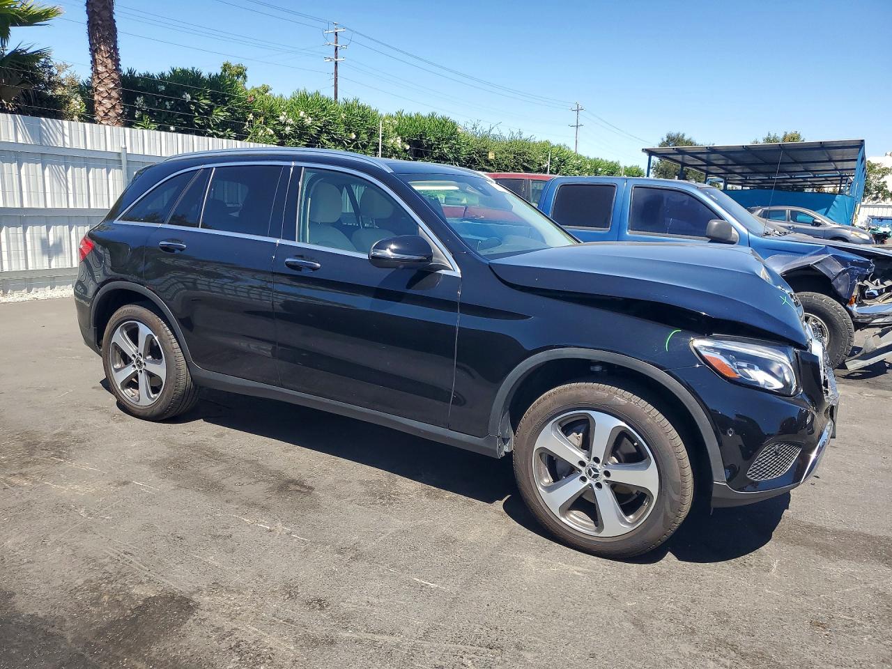 2019 MERCEDES-BENZ GLC 300 4MATIC — снимка 4