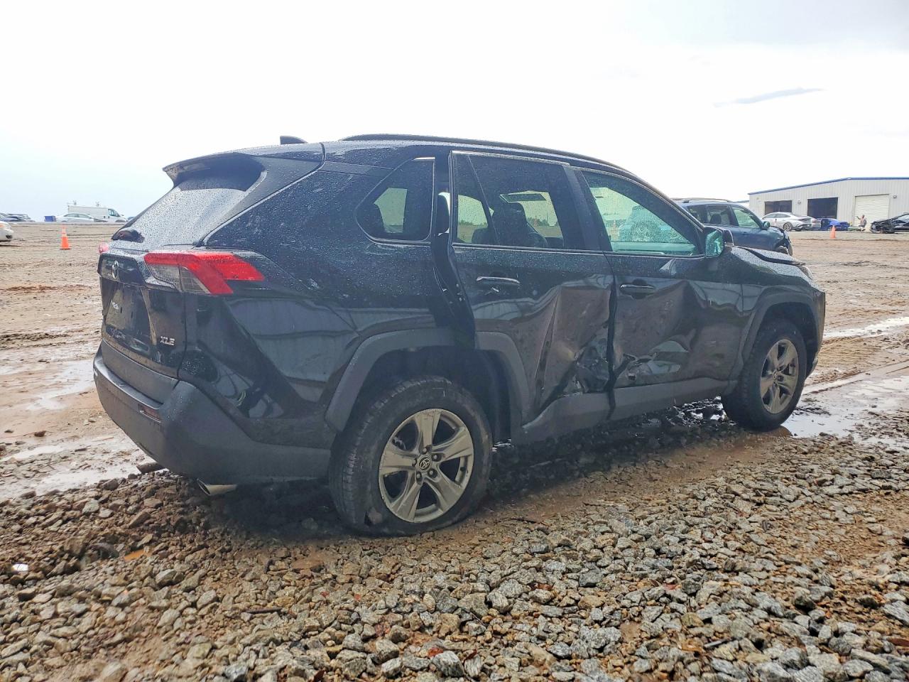 2022 TOYOTA RAV4 XLE — снимка 3