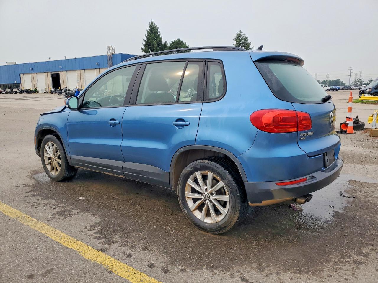2017 VOLKSWAGEN TIGUAN S — снимка 2