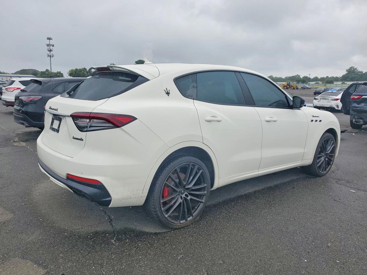 2022 MASERATI LEVANTE MODENA — снимка 3
