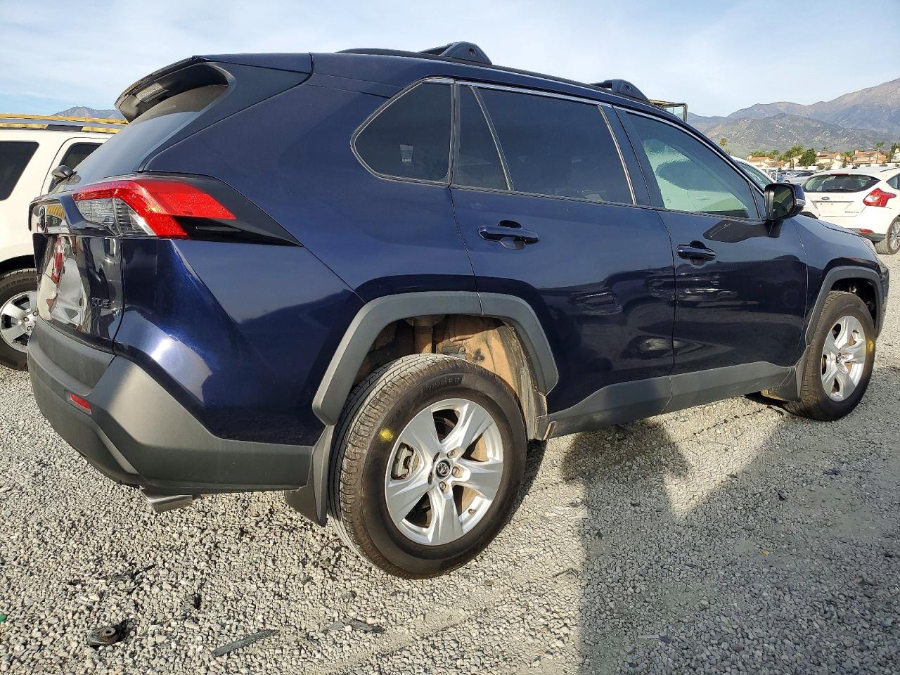 2020 TOYOTA RAV4 XLE — снимка 3