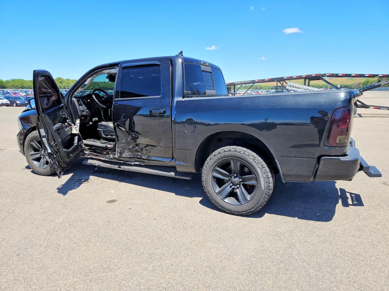 2017 RAM 1500 SPORT — снимка 2
