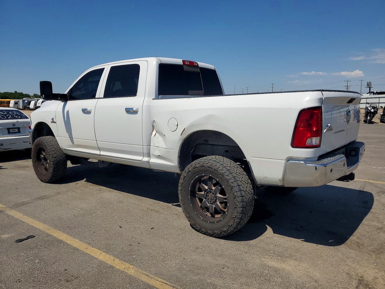 2016 RAM 2500 SLT — снимка 2