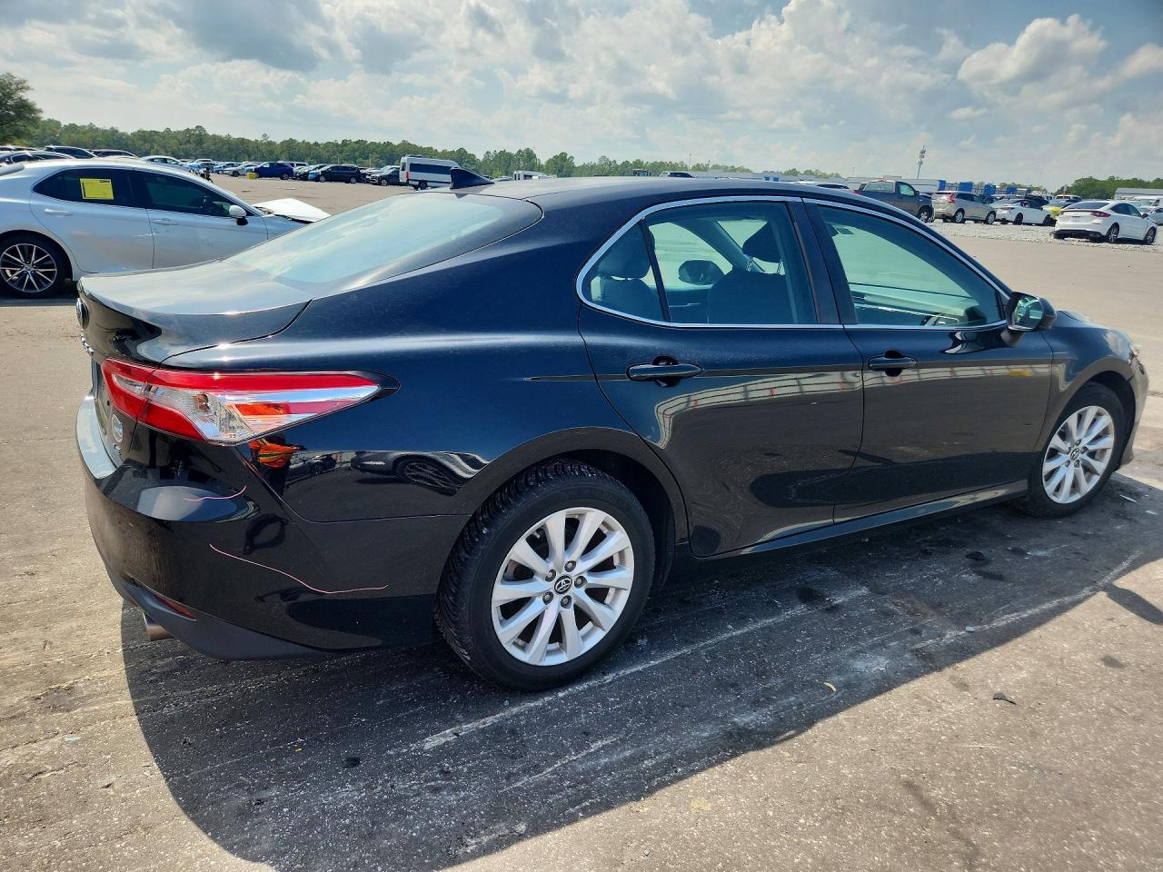 2019 TOYOTA CAMRY LE — снимка 3