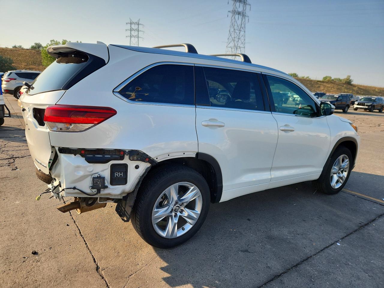 2019 TOYOTA HIGHLANDER LIMITED — снимка 3