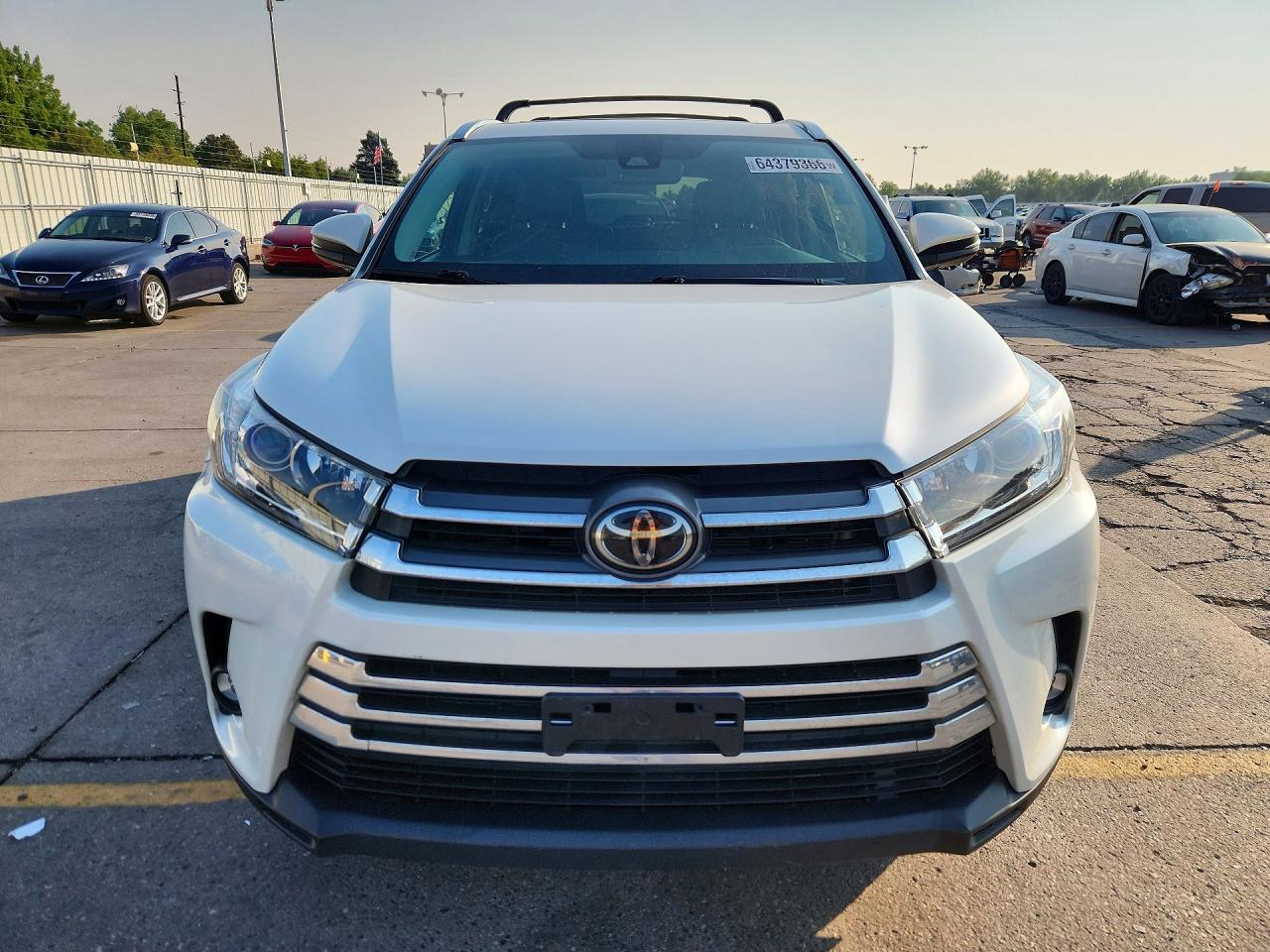 2019 TOYOTA HIGHLANDER LIMITED — снимка 5