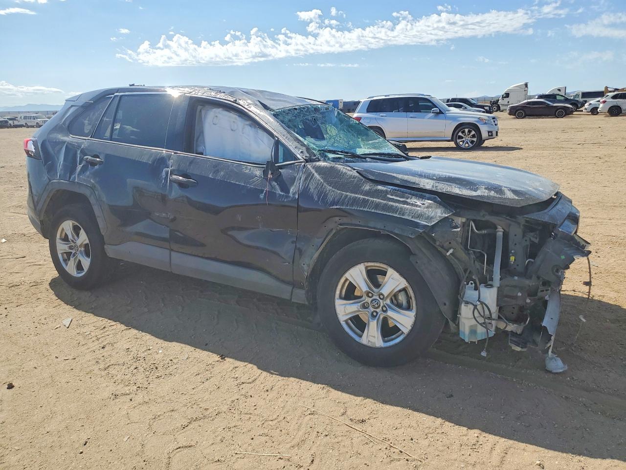 2020 TOYOTA RAV4 XLE — снимка 4