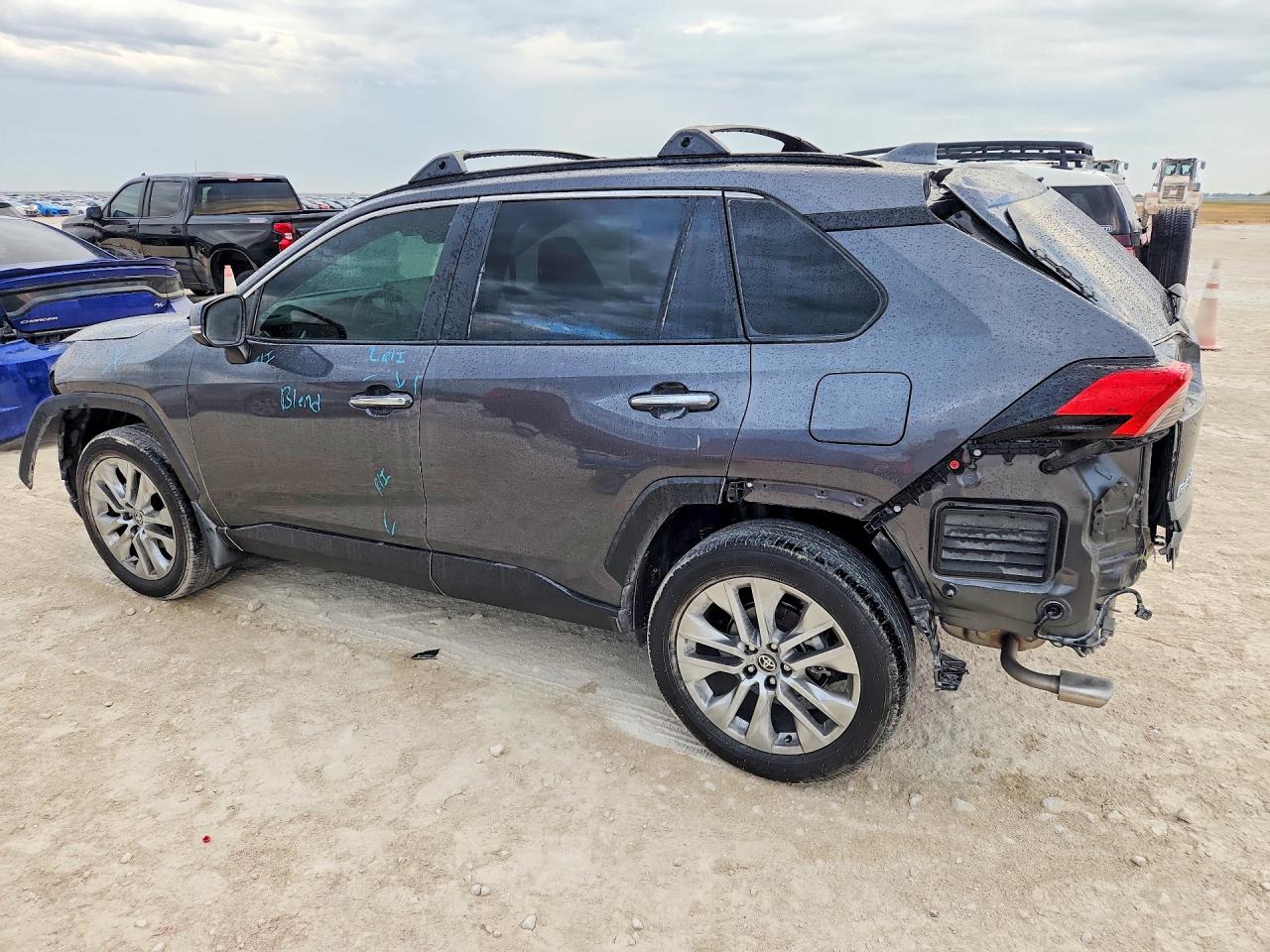 2025 TOYOTA RAV4 LIMITED — снимка 2