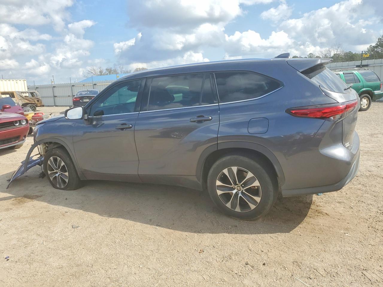 2020 TOYOTA HIGHLANDER XLE — снимка 2