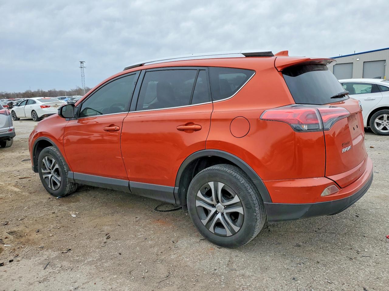 2016 TOYOTA RAV4 LE — снимка 2