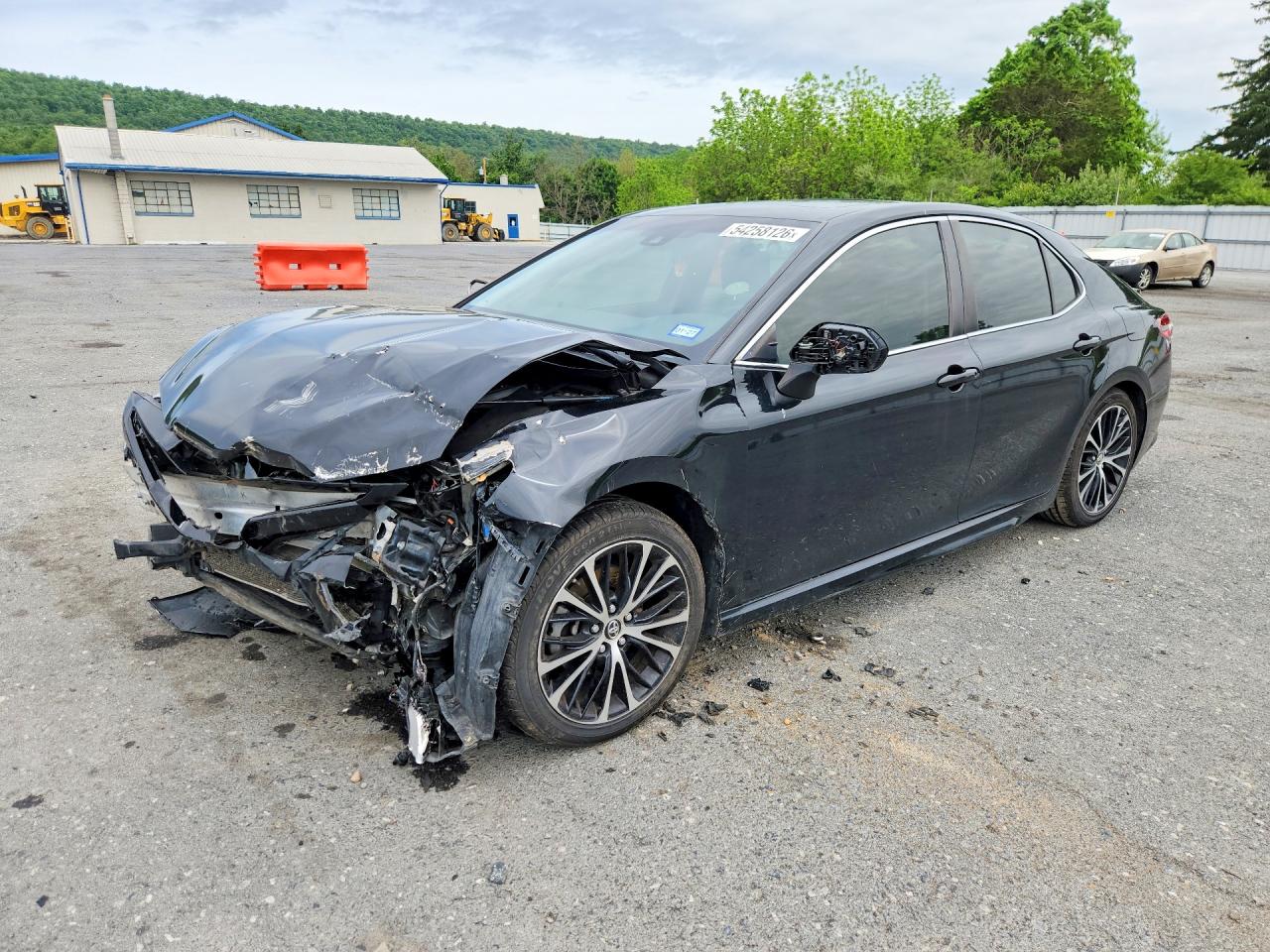 2018 TOYOTA CAMRY SE