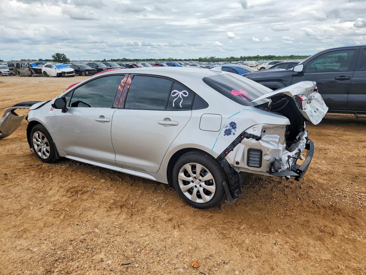 2026 TOYOTA COROLLA LE — снимка 2